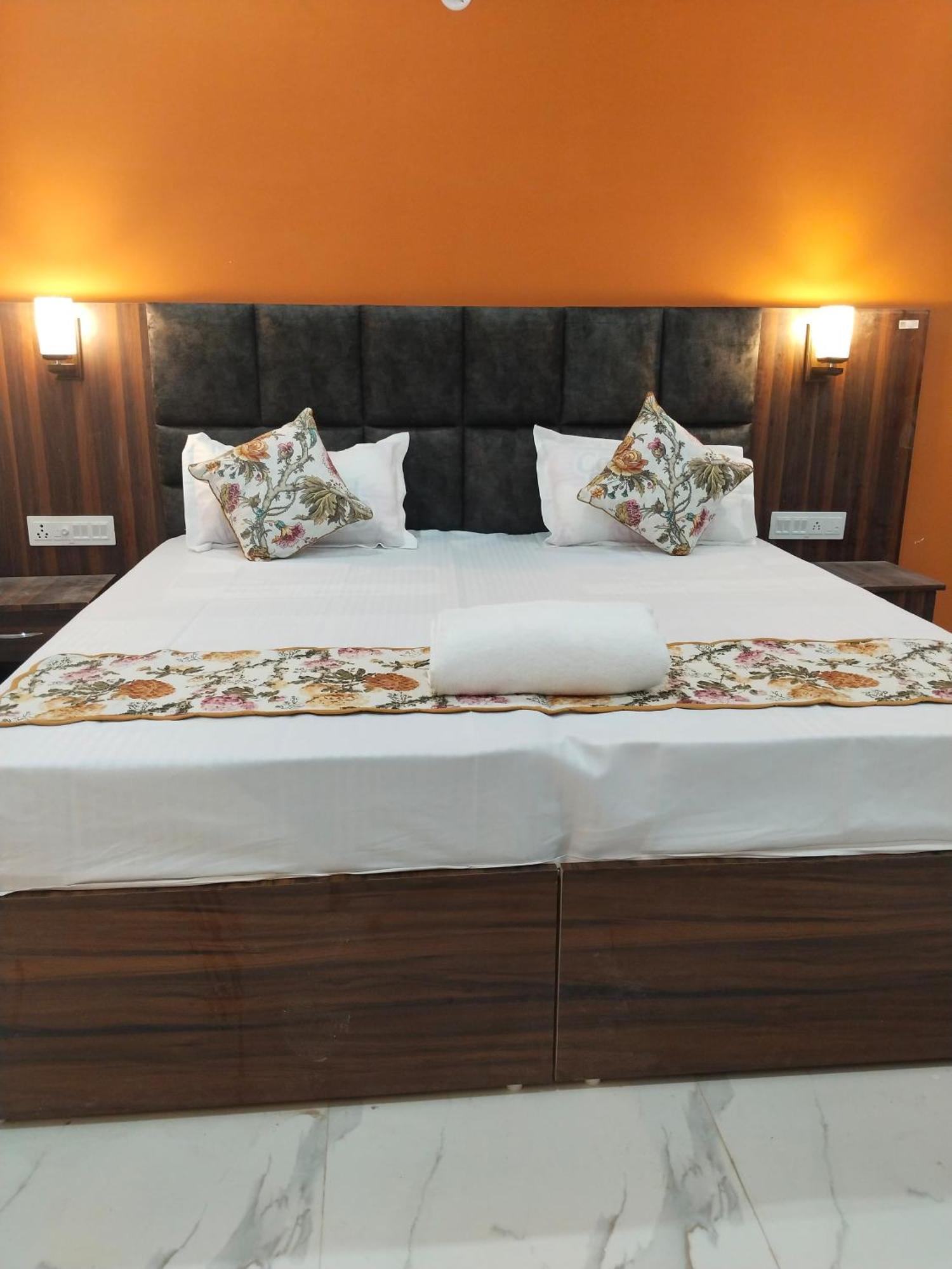 Atithi Inn Khajurāho Dış mekan fotoğraf